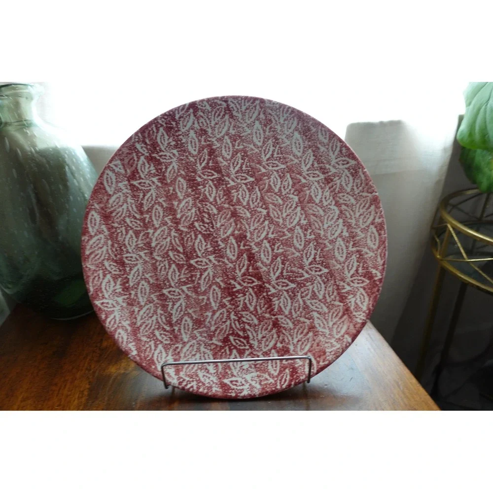 Trend Craft Italy round large‎ plater with White and red color design